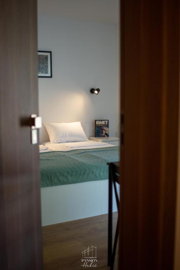 Pansion Hukic Hotel Tuzla Exterior foto